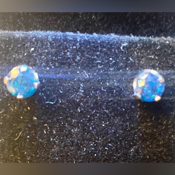 🤩 NWT 1 Carat Natural Blue Diamond Stud Earrings, Solid 14 Karat White Gold - Picture 5 of 11